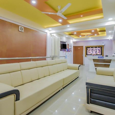 Oyo 79181 Sri Dhanalakshmi Boarding & Lodging Bangalore Luaran gambar