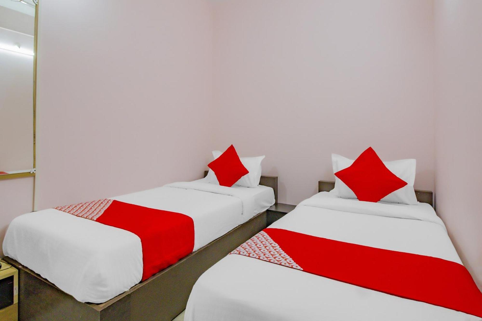 Oyo 79181 Sri Dhanalakshmi Boarding & Lodging Bangalore Luaran gambar