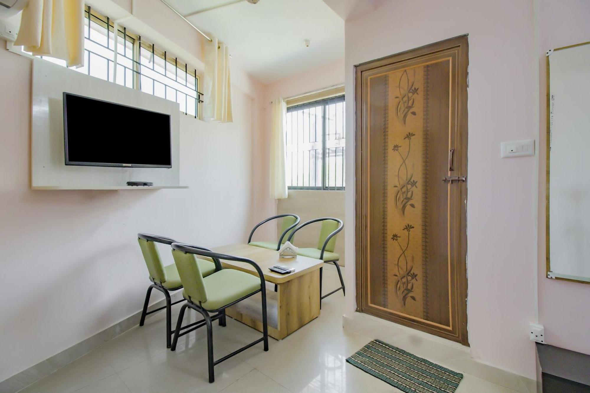 Oyo 79181 Sri Dhanalakshmi Boarding & Lodging Bangalore Luaran gambar