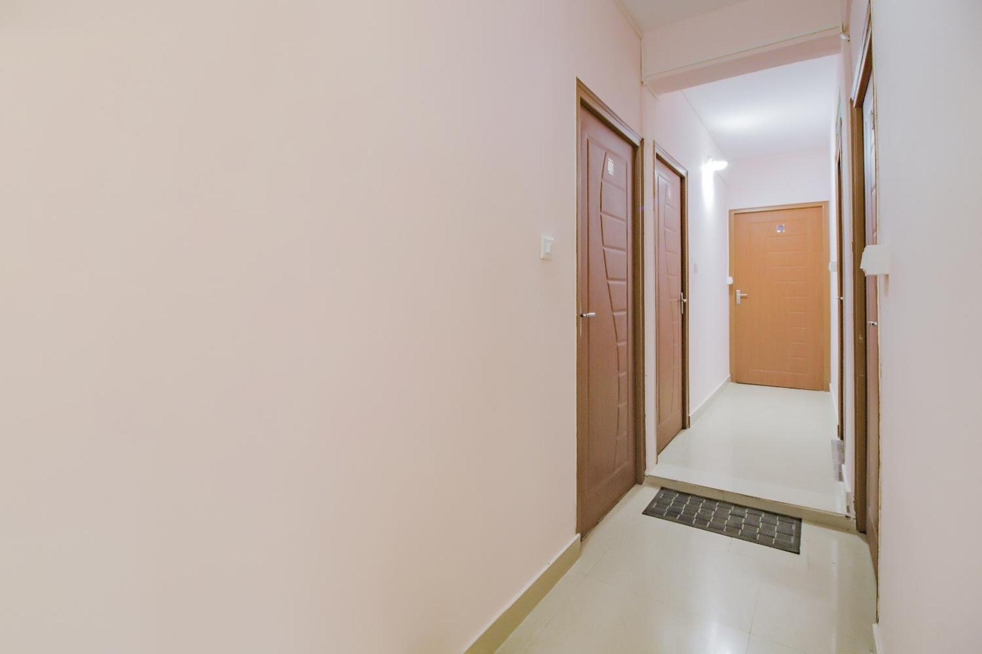 Oyo 79181 Sri Dhanalakshmi Boarding & Lodging Bangalore Luaran gambar