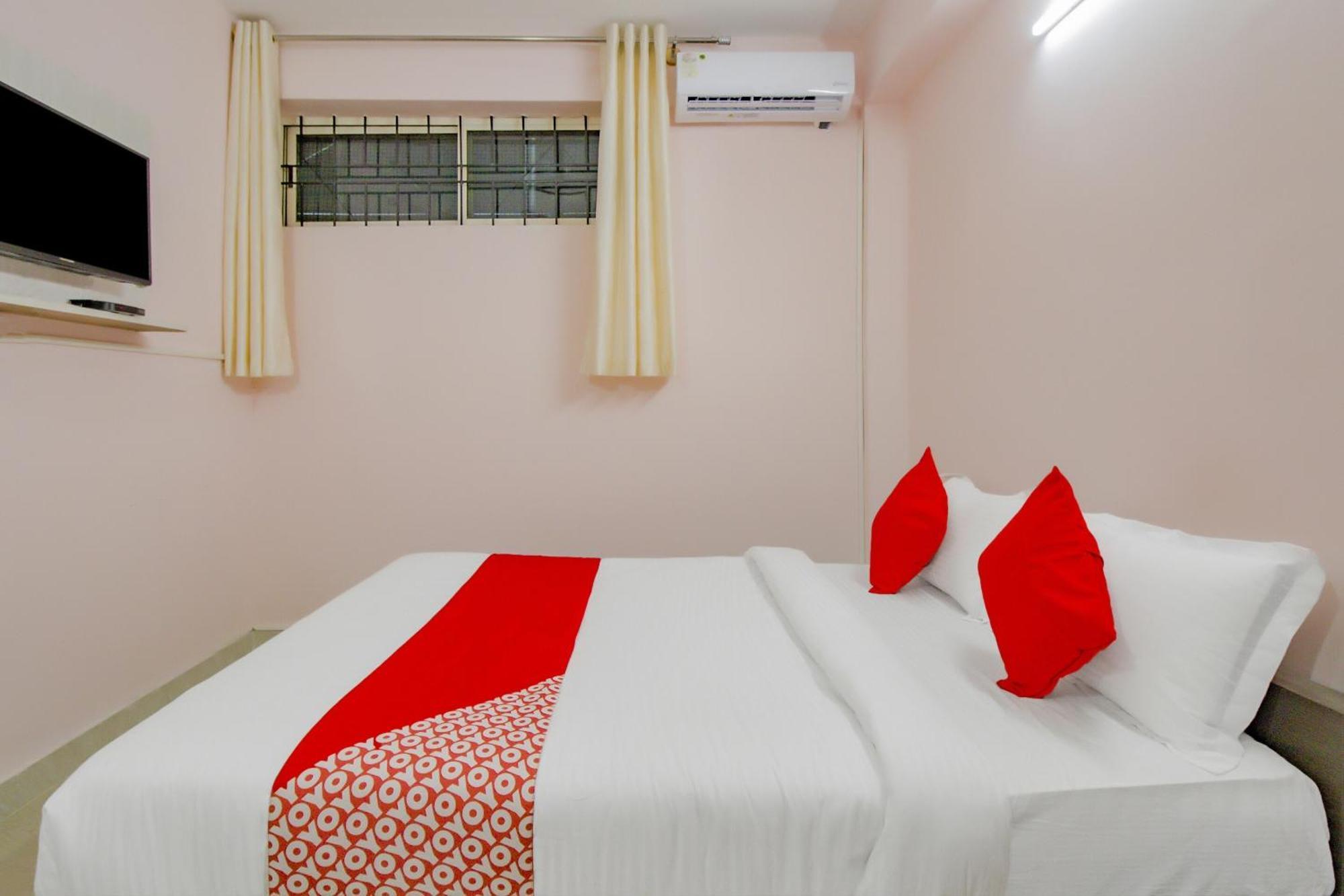 Oyo 79181 Sri Dhanalakshmi Boarding & Lodging Bangalore Luaran gambar
